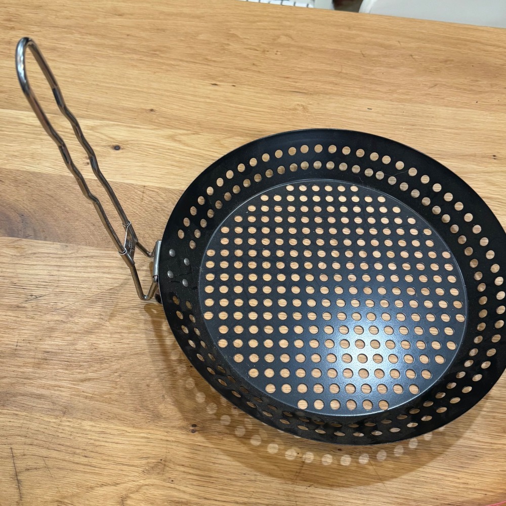 Black Perforated Round Grill Pan with Folding Locking Handle BBQ Topper 12in